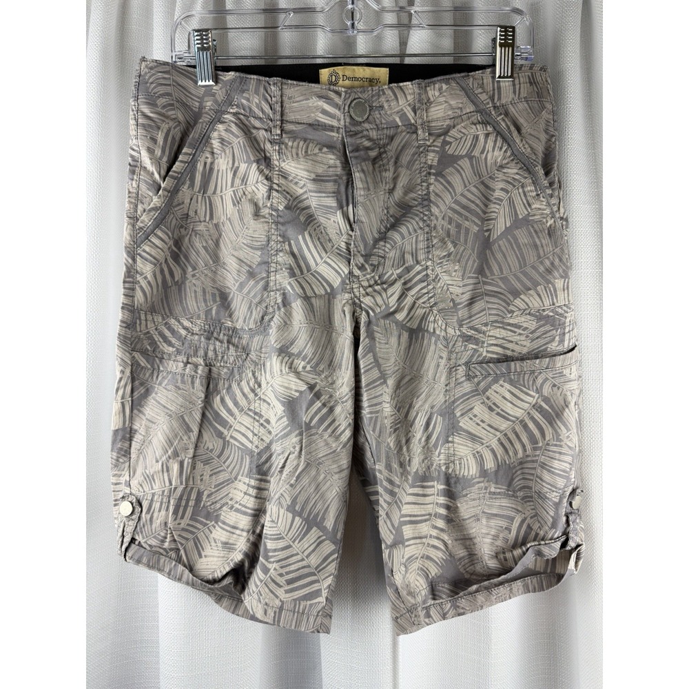 Democracy Ab-technology Women's Cargo Shorts in Gray Leaf Print Size 10 Pockets